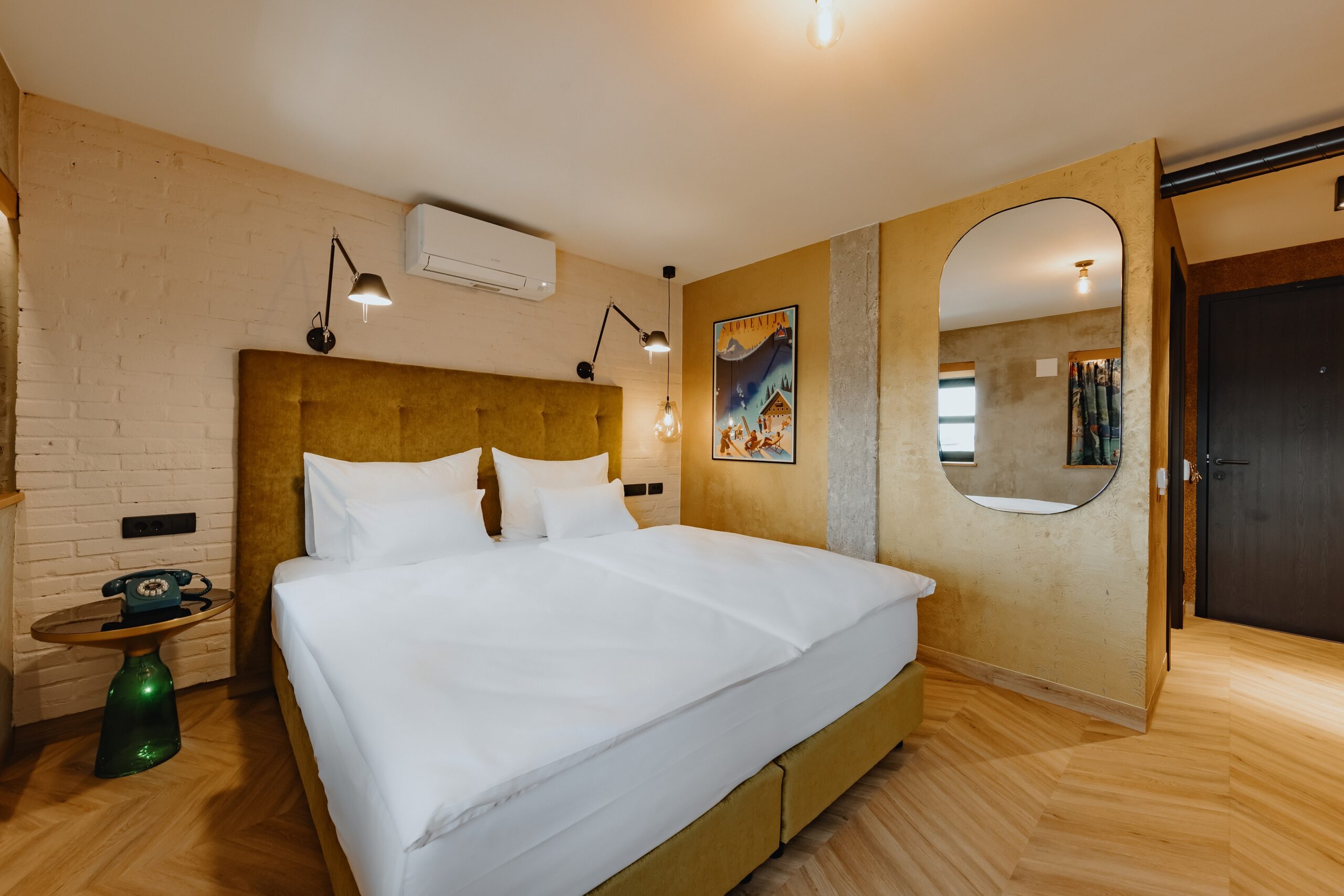 Hotel_One66-Double_Room1