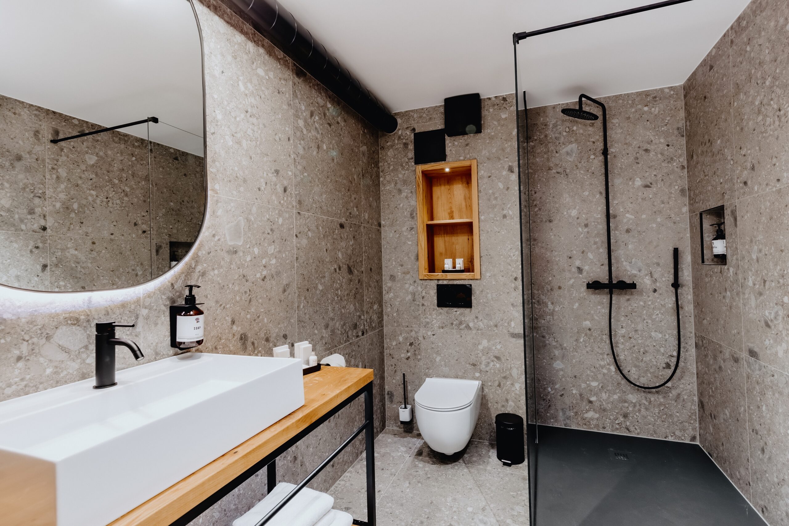 Hotel_One66-Double_Room3