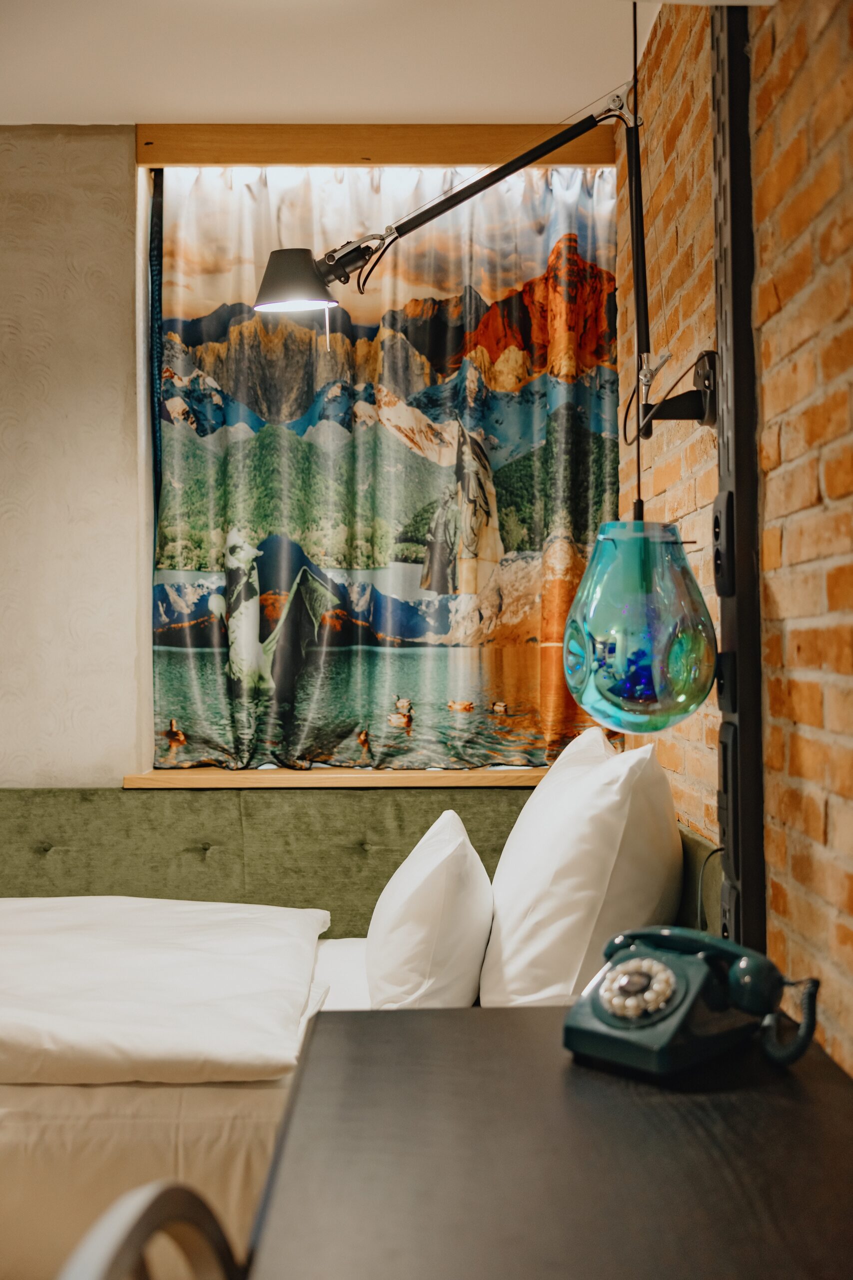 Hotel_One66_Twin_Room5